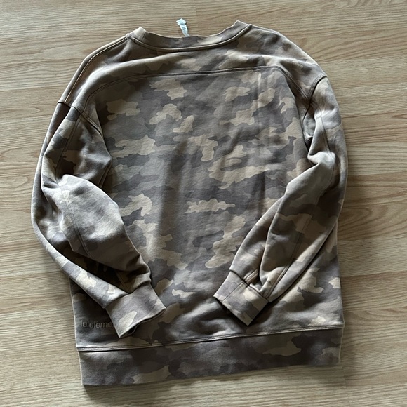 Lululemon Perfectly Oversized Crew - Picture 2 of 5